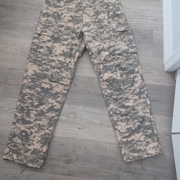 ROTHCO Camouflage Cargo Pants 35"- 39" men's womans  32" inseam adjustable tabs - Picture 5 of 8